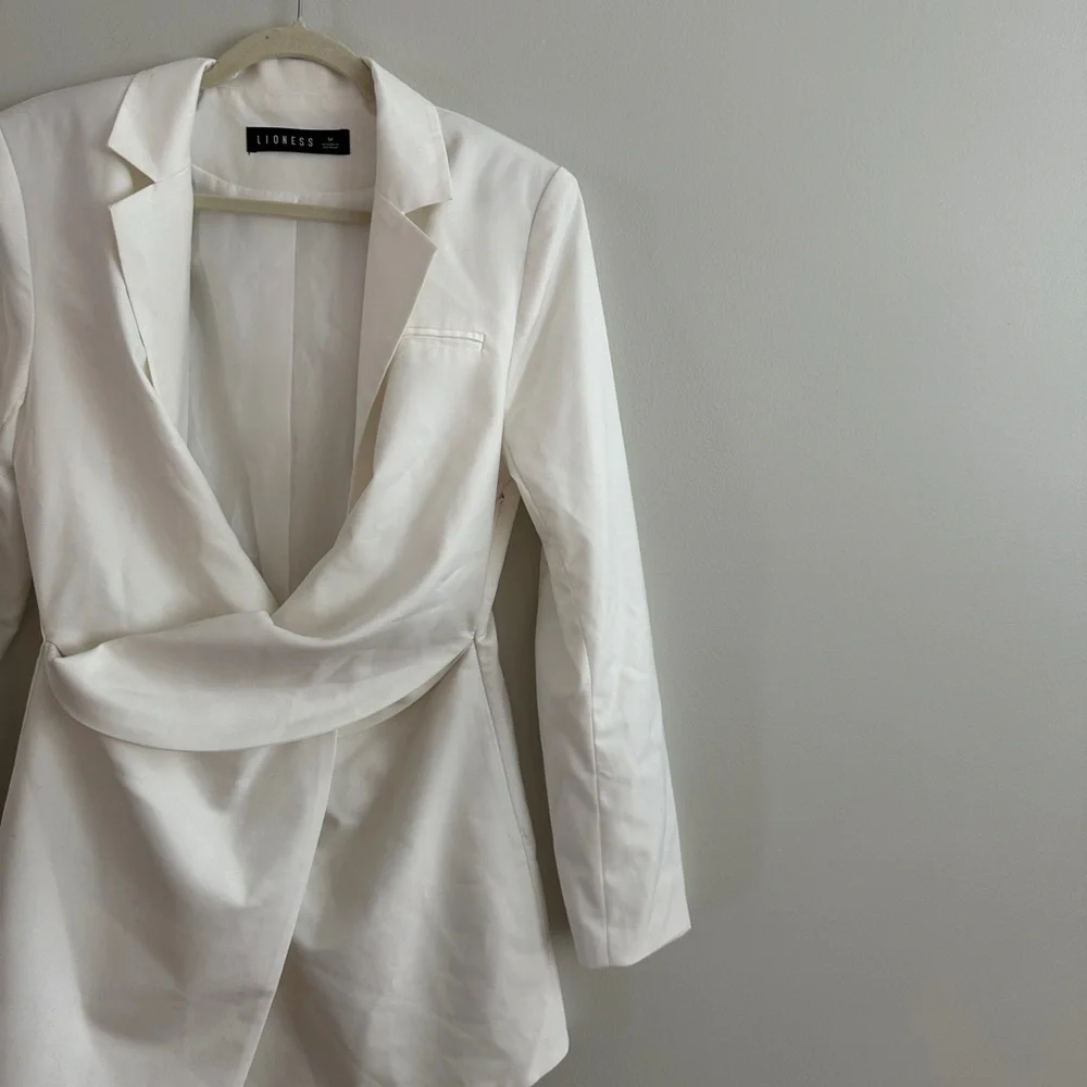 Lioness VIP Only Blazer Mini Dress White - Picture 8 of 10